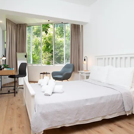 Gravity Downtown Scandi Apartment